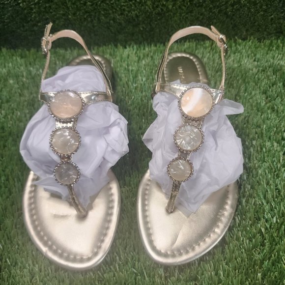 MARC FISHER - Gold Thong Sandals w/Mother of Pearl Design in Excellent Condition - Picture 5 of 5